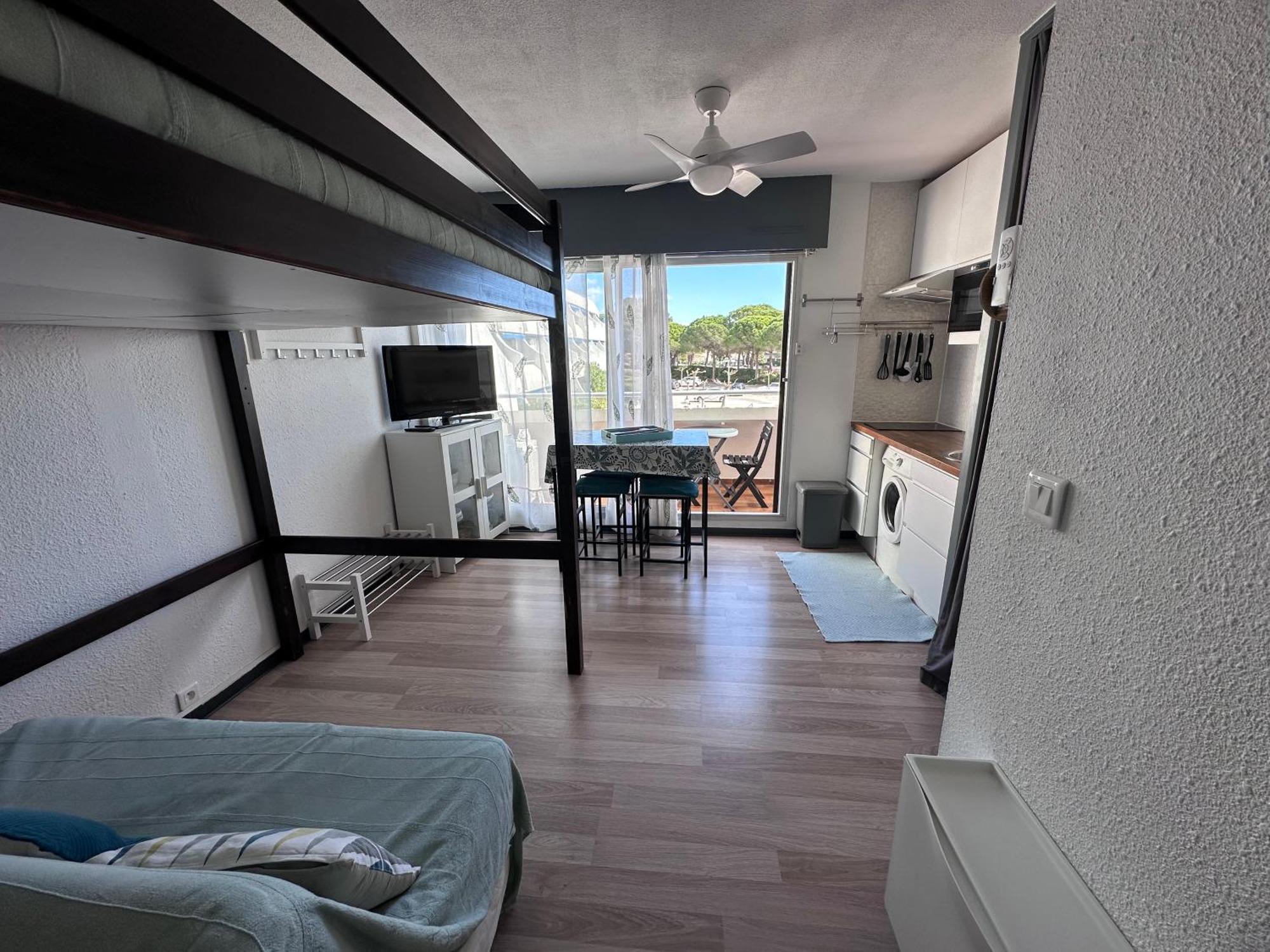 Apartment Beau Climatise En Bord De Et Wi-fi Le Grau-du-Roi
